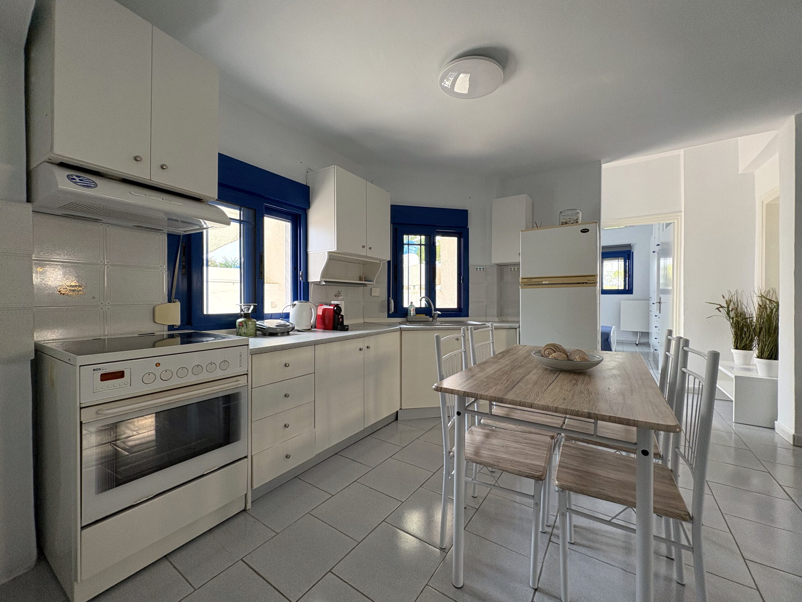 Argo Beachfront Apartment 6 Argo Rentals - Argo Apartment - Kitchen & Dining Area