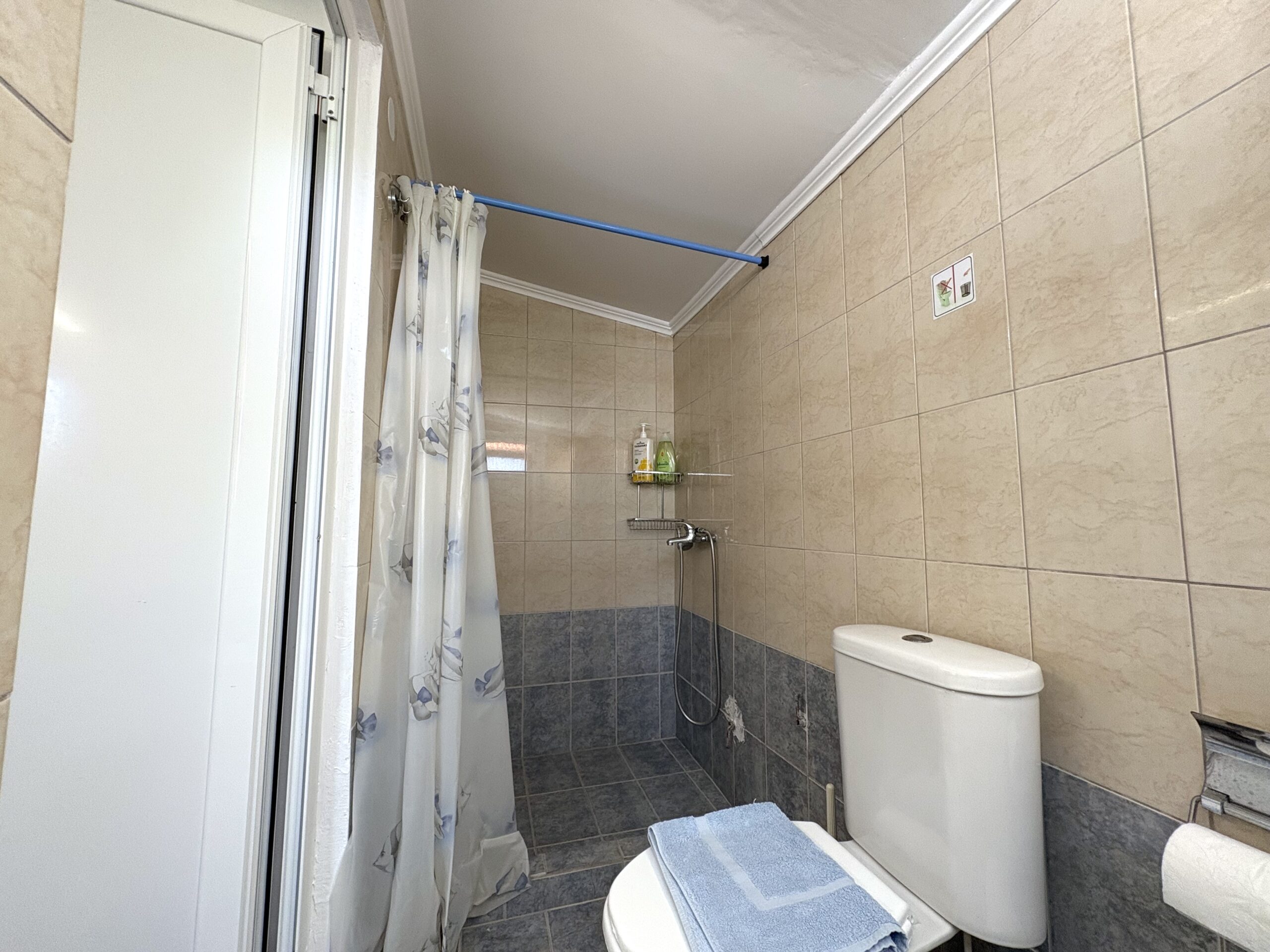 Pantelis 9 Argo Rentals - Golden Fleece Bungalow - Shower & WC