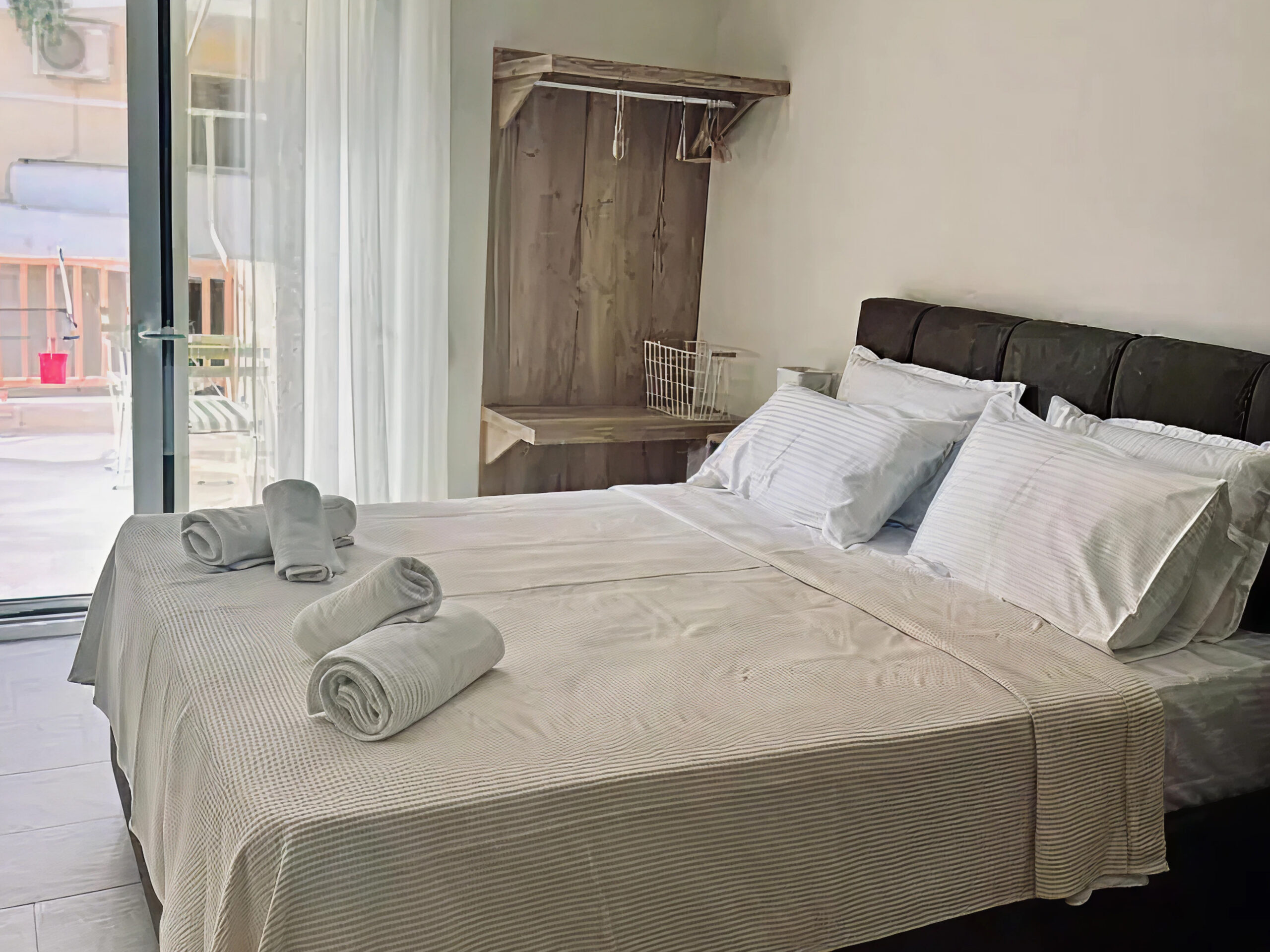 All Season - Winter Studio 2 Argo Rentals - All Season - Winter - Double Bed & Balcony