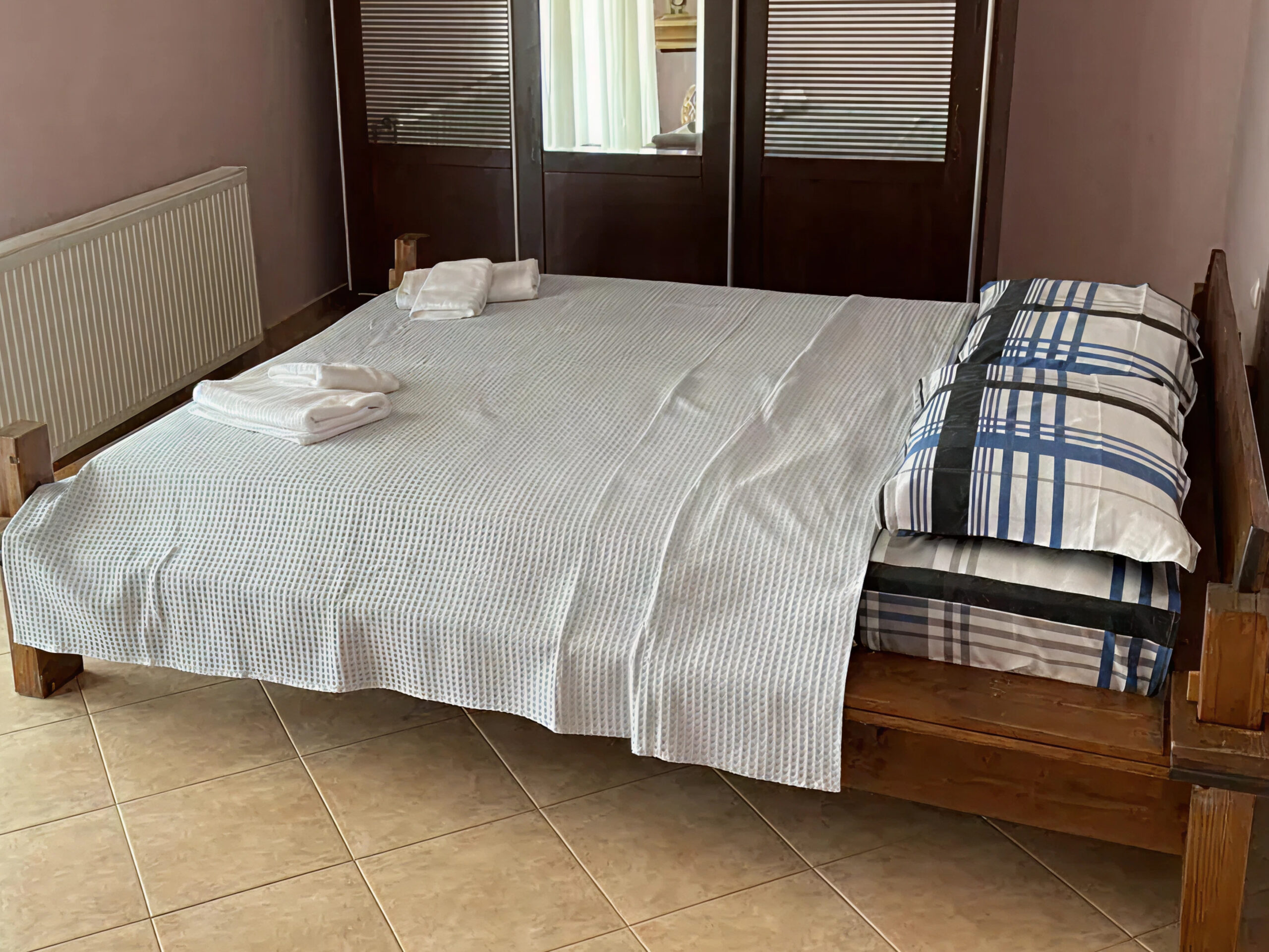 Vassilis Mandra Apartment 4 Argo Rentals - Dimitris Apartment - Master Bedroom - Double bed & Wardrobe