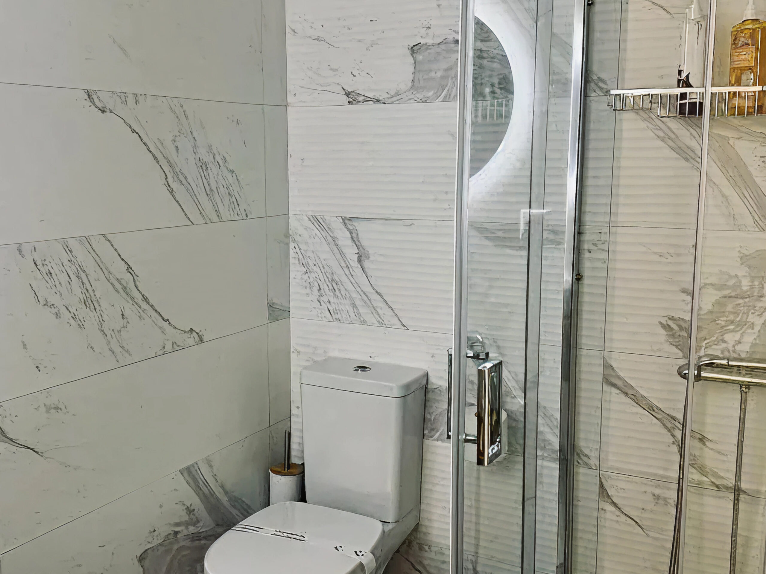 All Season - Spring Studio 6 Argo Rentals - All Season - Spring - WC & Shower